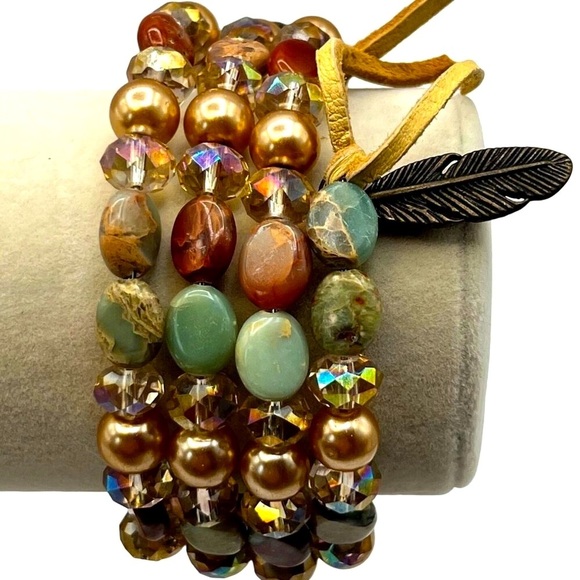 Green Onyx  Bead Bracelet With Feather & Cross Charms - Picture 1 of 8